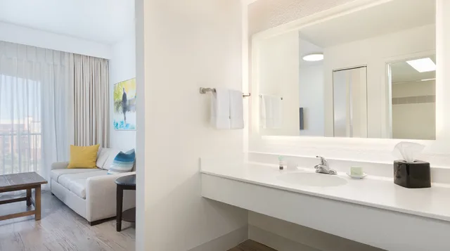 غرفة قياسية بسرير مزدوج، Sirata Beach Resort St Pete Beach 4/4