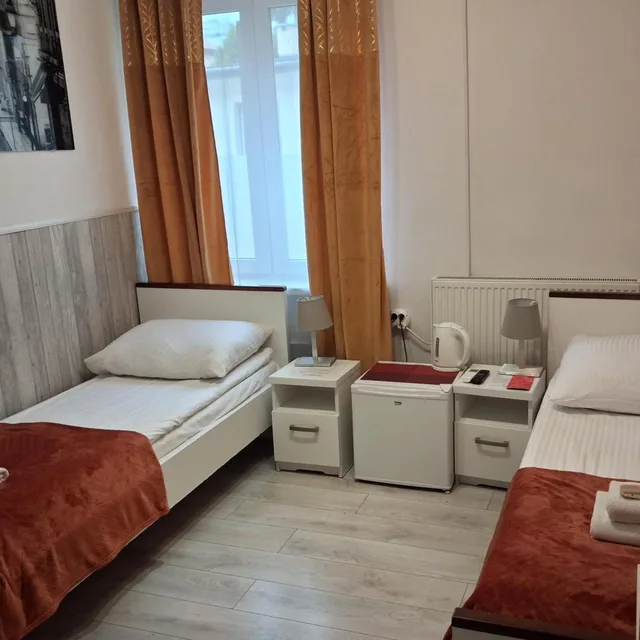 غرفة قياسية بسريرين منفصلين، Cracow Central Aparthotel 2/10