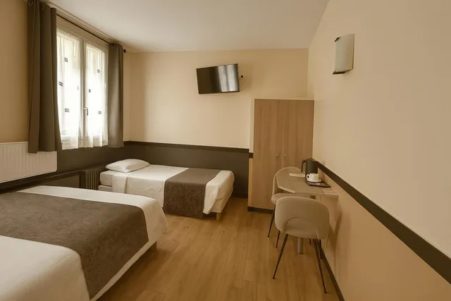 غرفة ثلاثية، Hotel des Bains 10/10