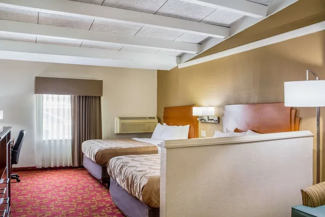 جناح بسريرين كوين، Quality Inn & Suites Kansas City - Independence I-70 East 1/7
