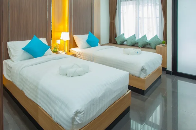 Lanai, Standard, Twin Beds, Thanburi Hotel 2/4