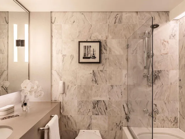 غرفة فاخرة بسرير كينج بإطلالة على المدينة، Sofitel Melbourne On Collins 3/3