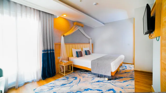 غرفة فاخرة بسرير كوين بإطلالة على المدينة، Old Town Point Hotel & Spa Antalya 5/10