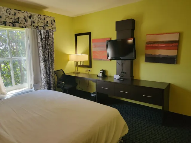 غرفة قياسية بسرير مزدوج، Holiday Inn Garland 2/6
