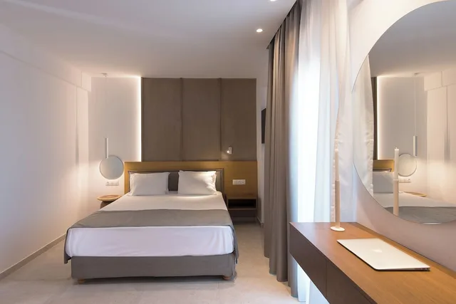 غرفة ديلوكس بسرير مزدوج وسرير فردي، Nami Hotel & Suites 9/10