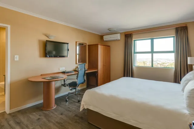 غرفة بسرير كينج، Protea Hotel by Marriott Cape Town Tyger Valley 1/20