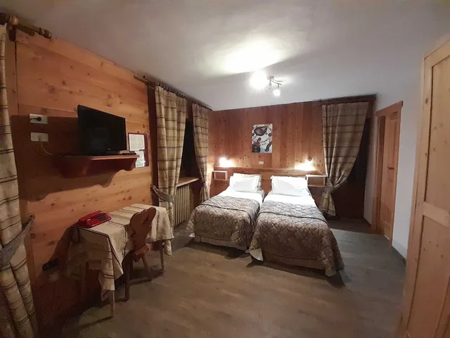 غرفة بسريرين منفصلين، Astoria 3/6