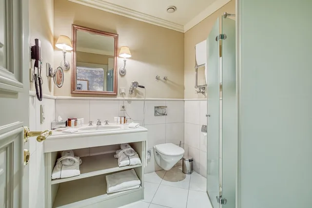 غرفة بسرير كوين، WALD AND SCHLOSSHOTEL FRIEDRICHSRUHE 3/3