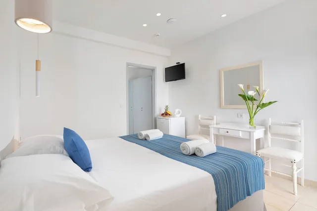 غرفة كلاسيكية بسرير كوين بشرفة، Bella Vista hotel & studios Corfu 1/8