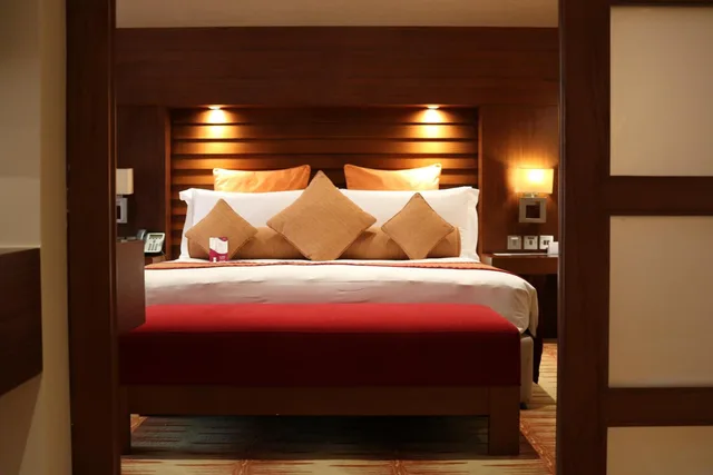 جناح بسرير كينج بشرفة بغرفة نوم واحدة، Crowne Plaza Sohar 2/4