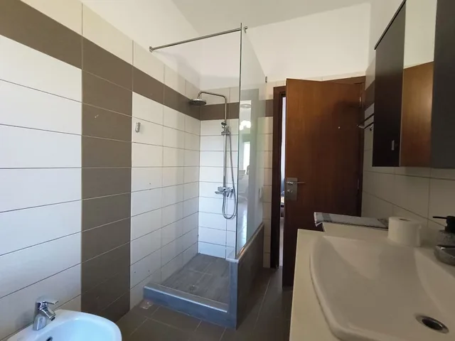 Family, House, King Bed, Sofa، Albatross Studios And Apartments 2/3