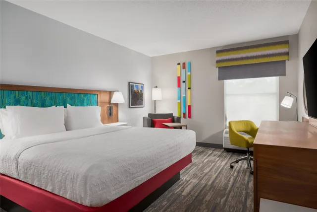 Room, King Bed, Hampton Inn & Suites Charlotte-Arrowood 1/7