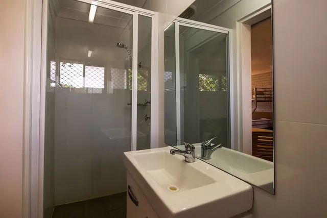 Motel, Queen Bed، Nrma Dubbo Holiday Park 2/3