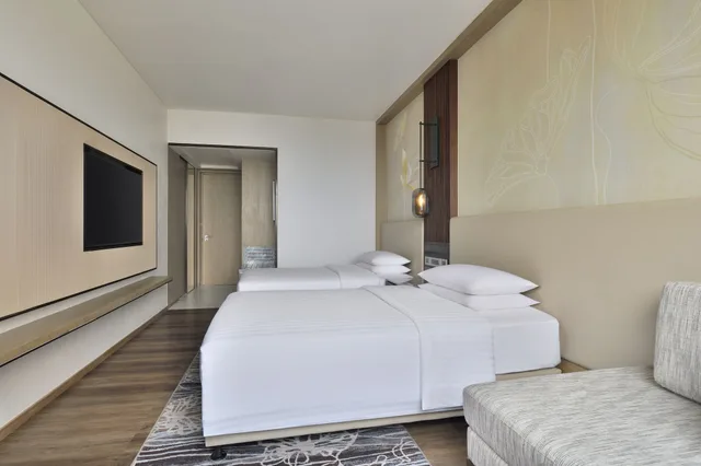 غرفة ديلوكس بسرير كوين وسريرين منفصلين، Courtyard by Marriott Gorakhpur 4/10