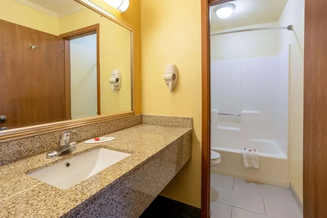 غرفة بسريرين كوين، Days Inn by Wyndham Alamogordo/White Sands 3/3