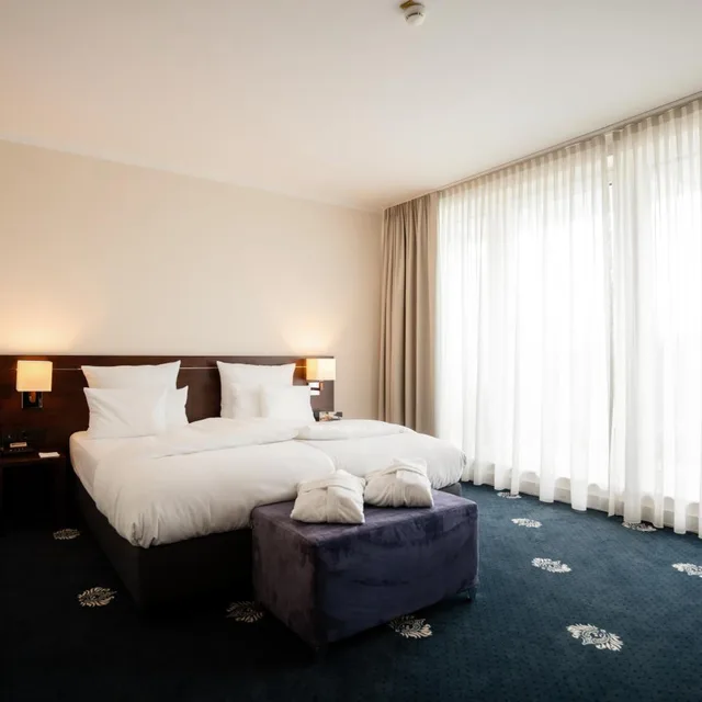 جناح ديلوكس، Hotel Vier Jahreszeiten Starnberg 1/3