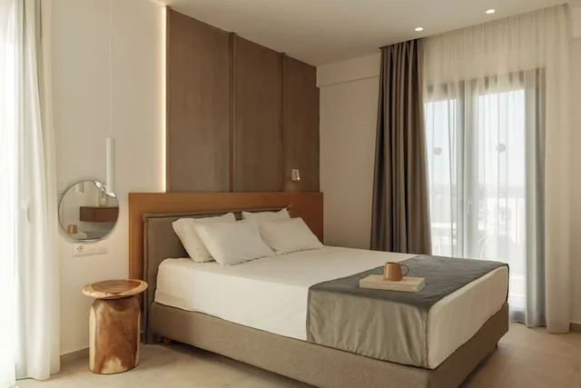 غرفة ديلوكس بسرير مزدوج وسرير فردي، Nami Hotel & Suites 2/10