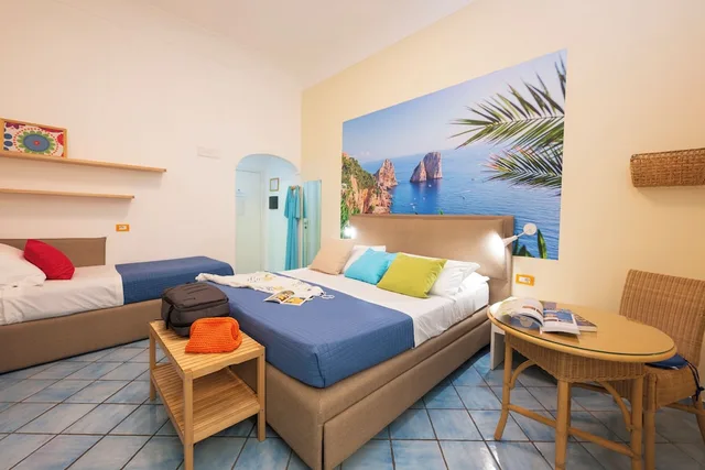غرفة عائلية بسرير مزدوج وسريرين منفصلين، Sharon House 3/10
