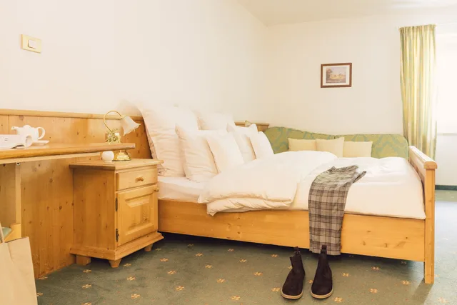 Room, Twin Beds, King Bed, Parkhotel Schachen 2/4