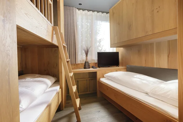 فيلا فاخرة بسريرين كينج وأسرّة بطابقين بمسبح خاص، Chalet Mirabell 1/3
