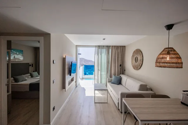 جناح جونيور بسريرين منفصلين بإطلالة على البحر مع أريكة، Servatur Puerto Azul 4/9