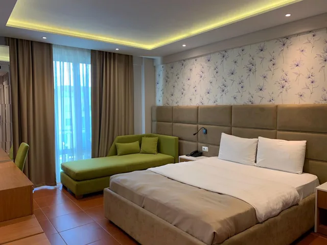 غرفة سوبيريور بسرير مزدوج بإطلالة على البحر بشرفة، Albanian Star Hotel 1/1
