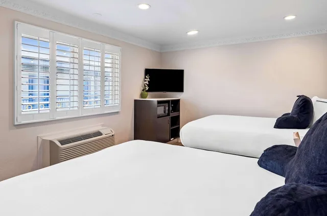 غرفة بسريرين مزدوجين، Signature Inn San Francisco Marina District 3/4