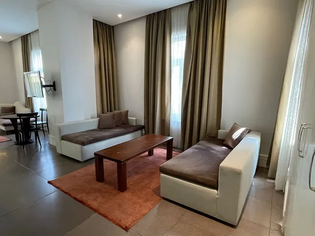 غرفة عائلية بسريرين كوين مع أريكة، Misafir Suites 8 Istanbul. 5/5