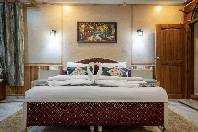 غرفة تنفيذية، Hotel Robinsson Palace 2/2