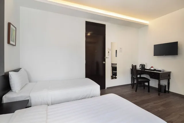 Room, Triple, 3 Beds, City View, The Quay Hotel Little India 2/10
