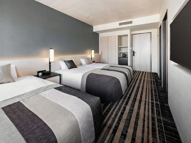 غرفة ديلوكس ثلاثية بثلاثة أسرّة، Hotel Hankyu RESPIRE OSAKA 1/6