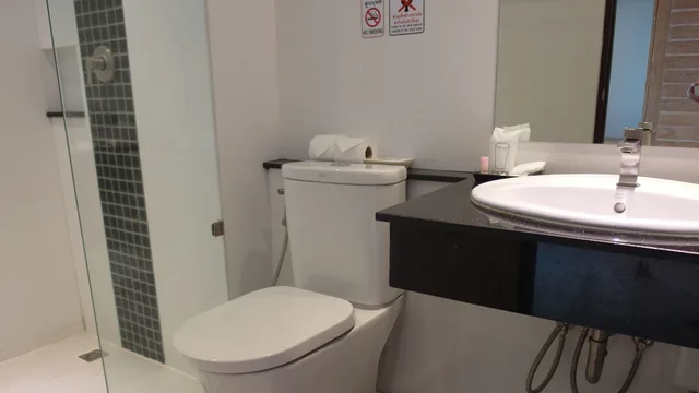 غرفة بسريرين منفصلين بشرفة، Crystal Lamai Hotel 1/3