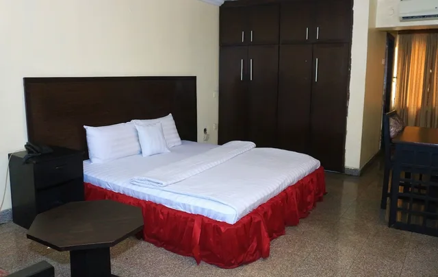 Executive, Queen Bed, Sissi Hotel 2/4