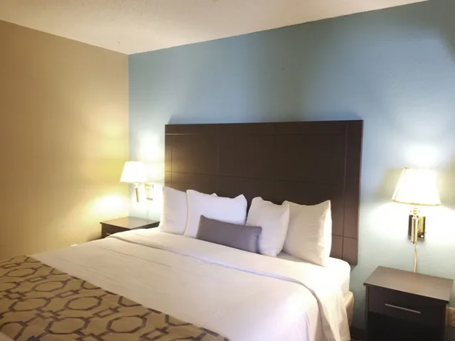 جناح استوديو بسرير كينج، Baymont By Wyndham Huber Heights Dayton 2/5