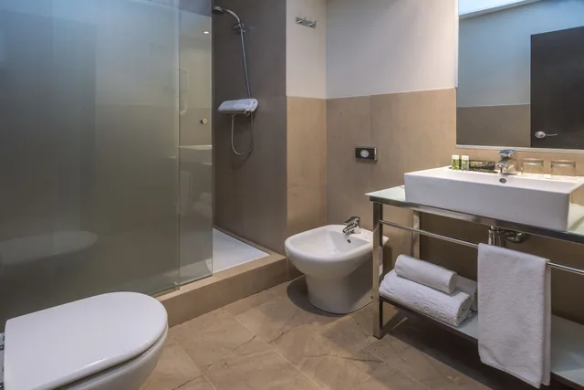 غرفة كومفورت ثلاثية بثلاثة أسرّة، Hotel SERHS Del Port 9/10
