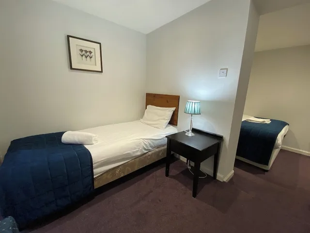 غرفة كلاسيكية ثلاثية بسرير مزدوج وسرير فردي، Parkview House 1/4