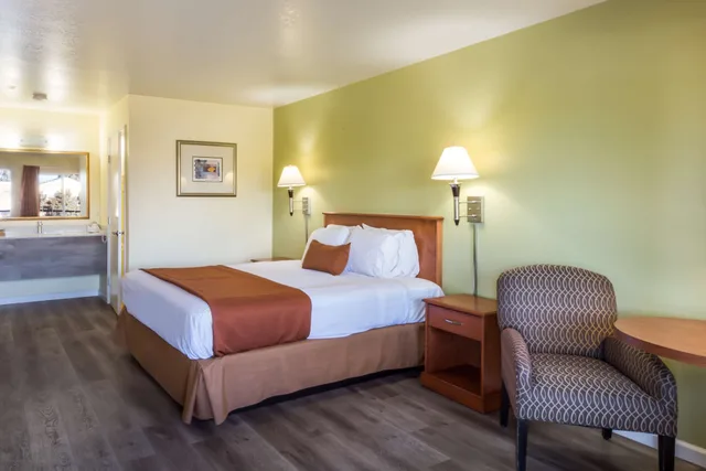 غرفة بسرير كينج، Americas Best Value Inn-Santa Rosa 3/4