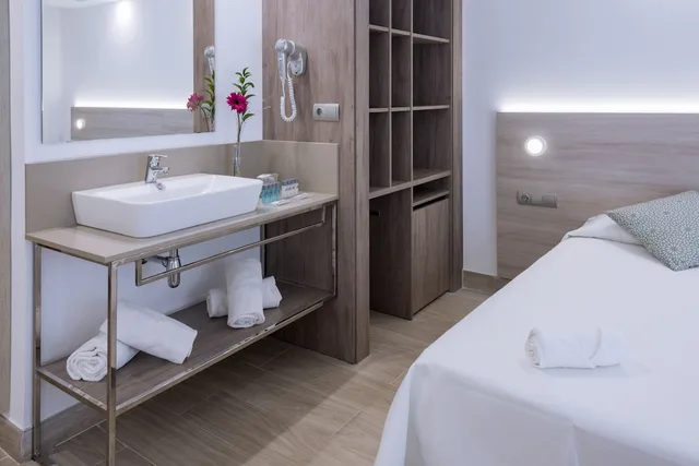 Family, 3 Beds, Balcony, 4R Salou Park Resort II 9/10
