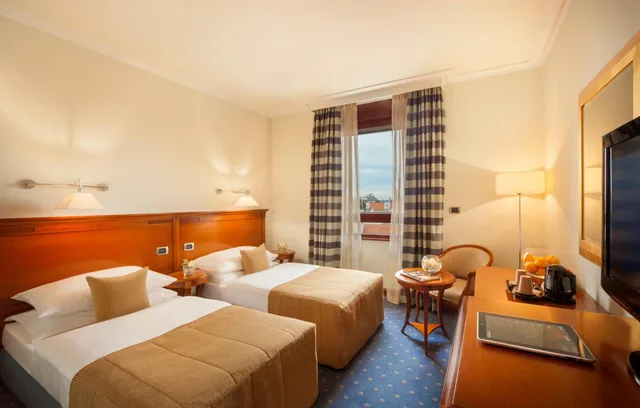 غرفة بسريرين منفصلين، Best Western Premier Hotel Astoria 5/11