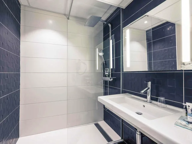 غرفة قياسية بسرير كوين، Mercure Colmar Centre Unterlinden Hotel 5/6