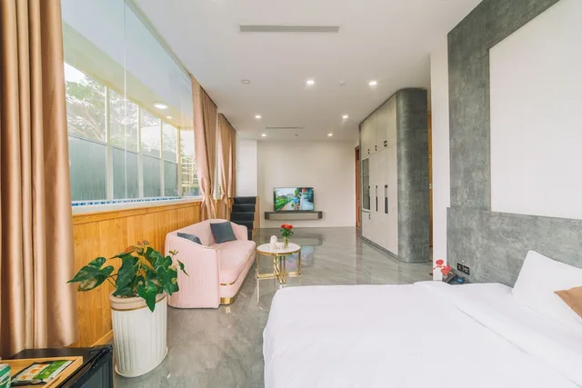 Deluxe, King Bed, Bathtub, Pool Access، Quy Tai Premium Hotel 2/7