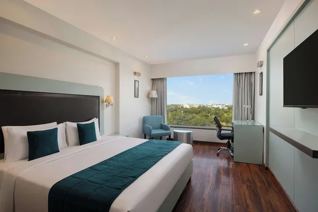 غرفة بسرير كينج بإطلالة، The Fern Residency Jodhpur 1/2