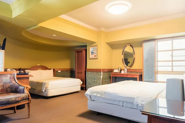 Standard, Triple, Multiple Beds، Hotel de Trianon 1/1