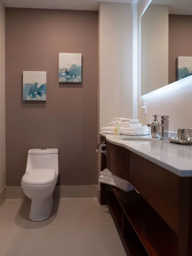 غرفة قياسية بسرير كوين، Hotel Montreal Metropolitan, an Ascend Collection Hotel 8/8