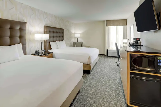 غرفة بسريرين كوين في طابق مرتفع، Drury Inn and Suites Birmingham Lakeshore Drive 5/6