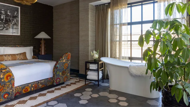 Penthouse, Virgin Hotels London-Shoreditch 1/2