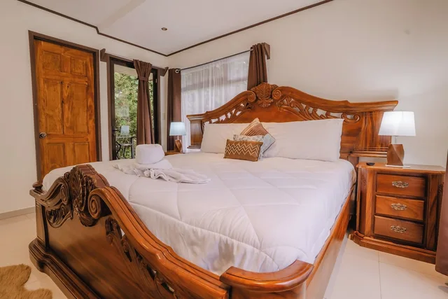Deluxe, King Bed, Dreams Lodge Monteverde 7/10