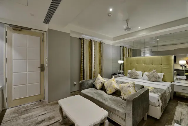 غرفة ملكية بسرير كينج، Hotel Emerald 1/2