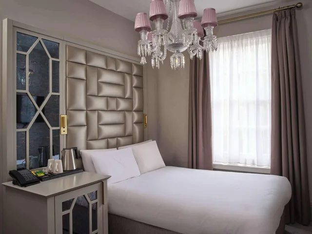 غرفة بسرير كوين، Henrietta House 3/10