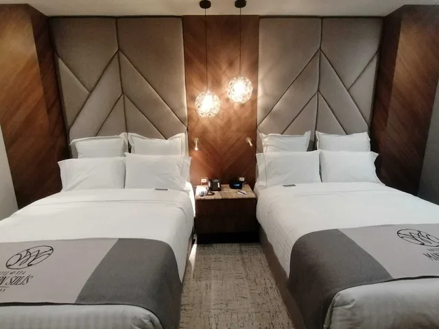 غرفة رئاسية بسرير كينج وسريرين كوين بغرفتي نوم مع أريكة، Hotel and Spa Mansion Solis by Hotsson 1/4